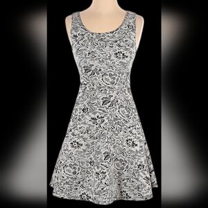 Vibe Sportswear Fit N Flare Dress, Scoop Neckline, Size Small